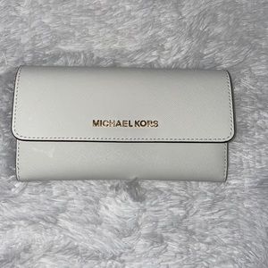 Michale Kors NWOT White Trifold Wallet